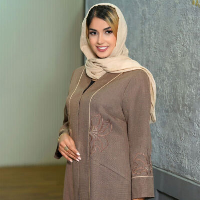 مانتو زنانه گلدوزی شده رنگ دارچینی